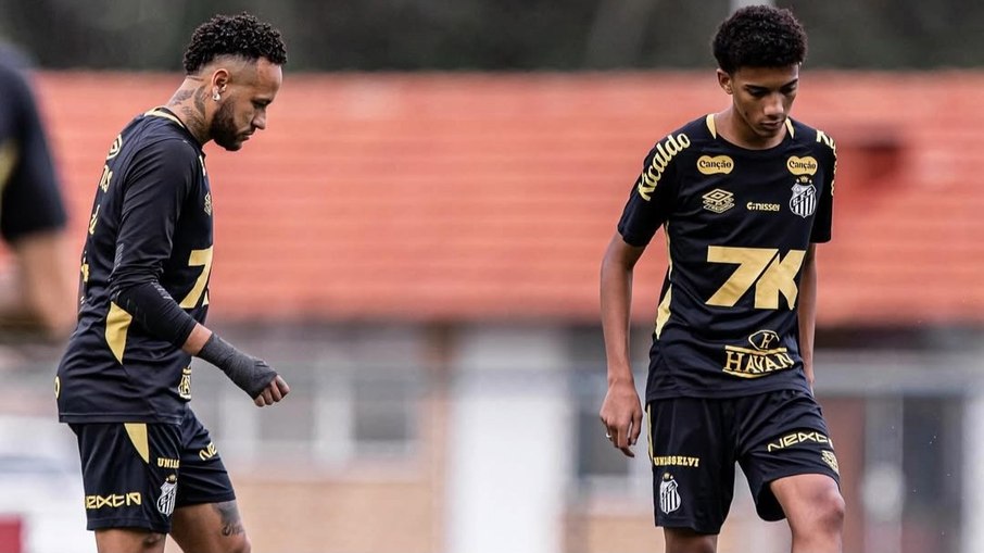 Neymar e Robinho Jr. em treino do Santos