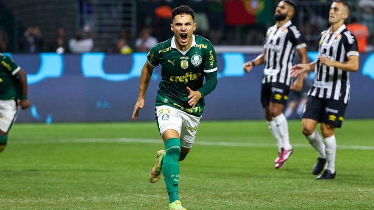 Saída de Raphael Veiga pode marcar o fim de uma era no Palmeiras?