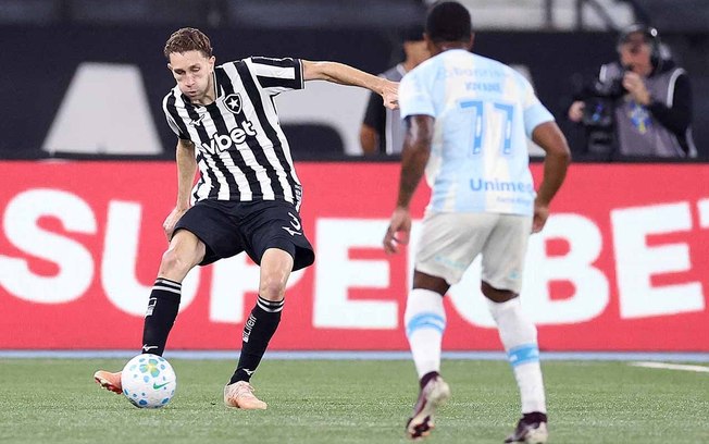 Danilo voltou a jogar o fino da bola Danilo voltou a jogar o fino da bola