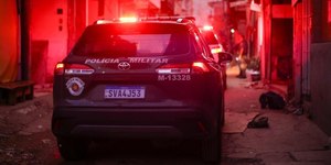 Criminosos se passam por policiais, fazem reféns e roubam em SP