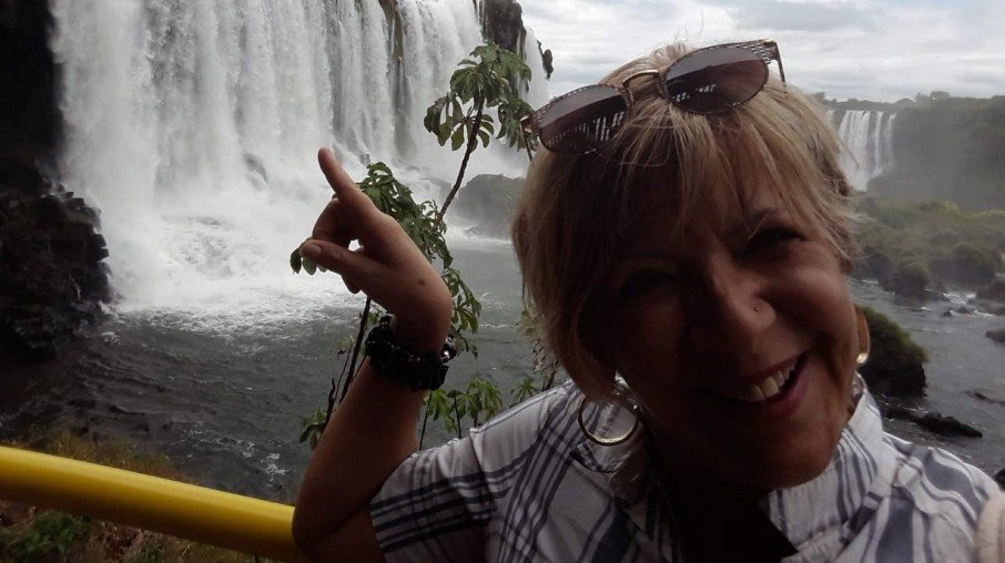 Virginia Zanfelici, aos 65 anos, tem preferência por viajar sozinha pelo mundo