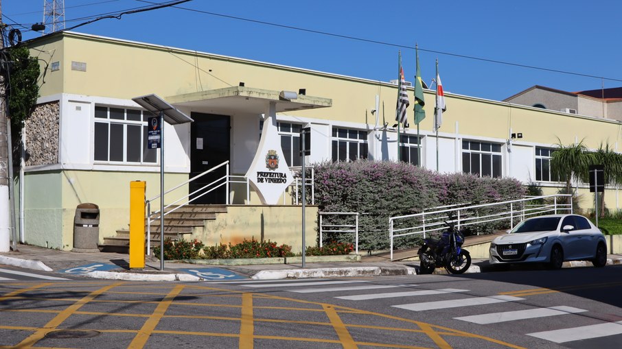 Funcionários Públicos de Vinhedo decidem em assembleia a proposta da prefeitura Funcionários Públicos de Vinhedo decidem em assembleia a proposta da prefeitura