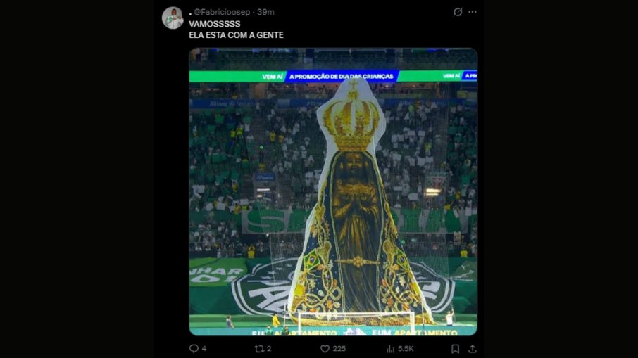 Com imagem de Nossa Senhora, palmeirense celebra queda do Flamengo Com imagem de Nossa Senhora, palmeirense celebra queda do Flamengo