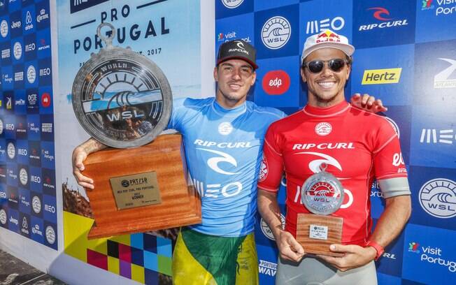 Gabriel Medina vence Julian Wilson na final e é campeão do mundial de surfe em Portugal, na praia de Supertubos