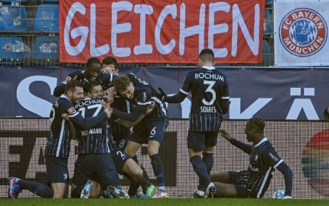 Lewandowski marca dois, mas Bochum surpreende e vence o Bayern