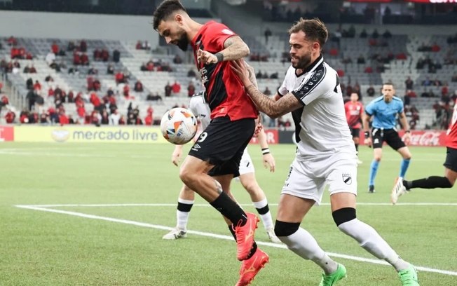 Coritiba acerta a contratação de zagueiro chileno