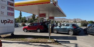 Chile sobe combustíveis em até 54% e gera corrida aos postos