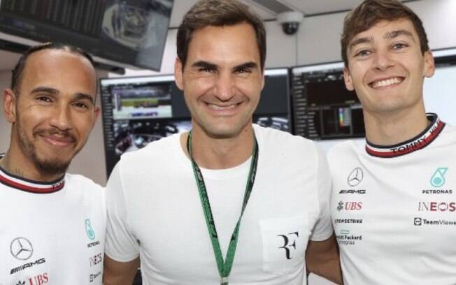Federer acompanha treino da Fórmula 1 e visita Hamilton