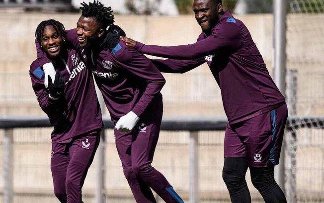 Jogadores do Leverkusen não escondem a alegria durante o treino. Afinal, neste domingo (14/4), pode sagrar-se campeão alemão pela primeira vez na história