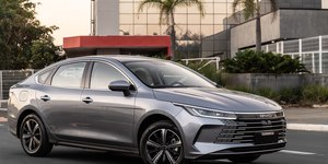 BYD King cai R$ 25 mil e fica até R$ 50 mil abaixo do Corolla