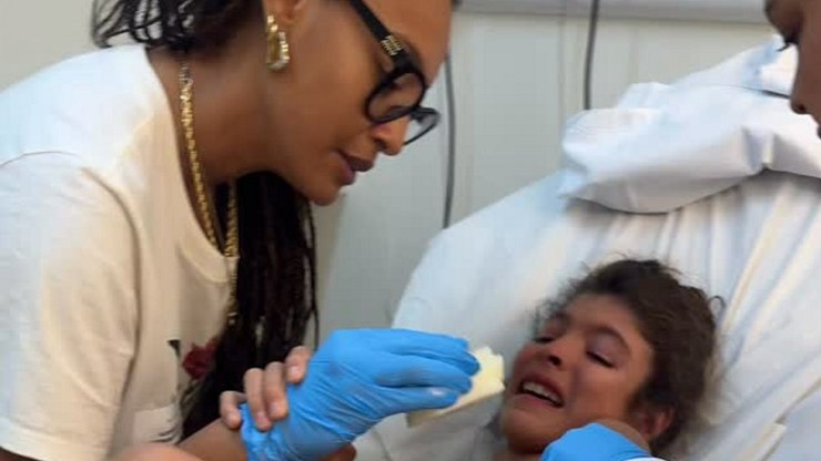 Sheron Menezzes fala sobre saúde do filho após susto no hospital