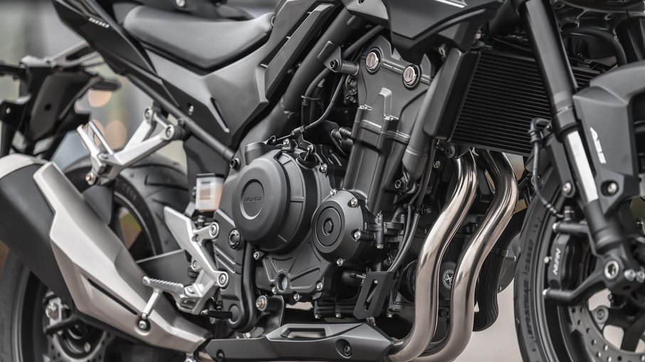 Motor bicilíndrico da CB500 Hornet entrega 49,6 cv a 8.500 rpm e 4,50 kgfm de torque