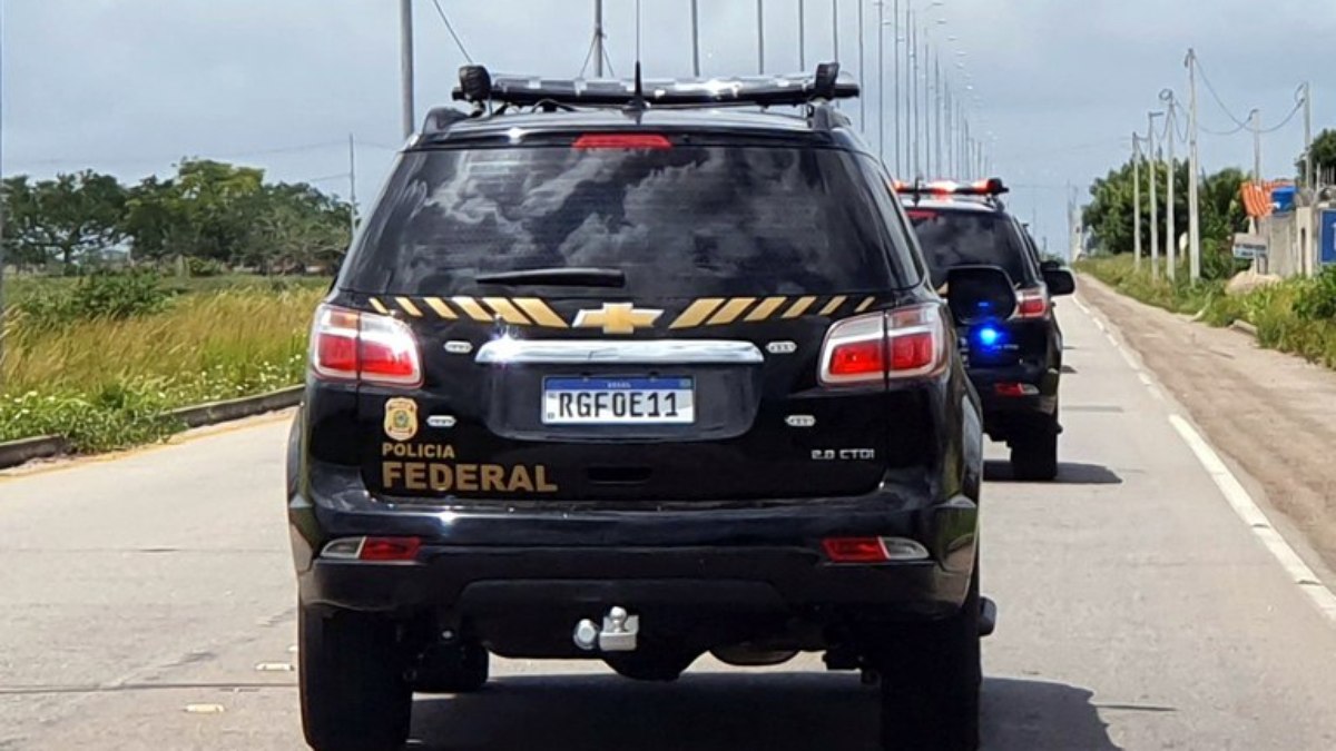 Delegado da PF é alvo de busca e apreensão por vazamento de informação