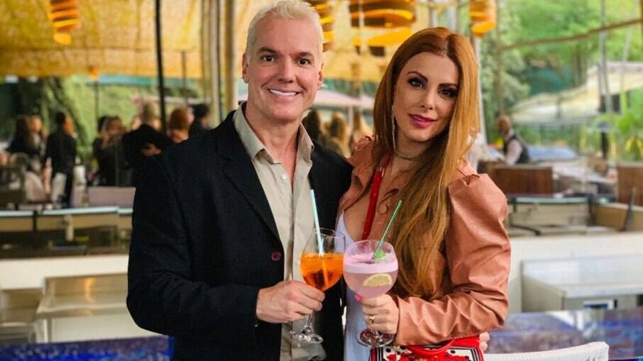 Deborah Albuquerque e Bruno Salomão ficaram em segundo lugar no 'Power Couple Brasil 5', reality show da RecordTV