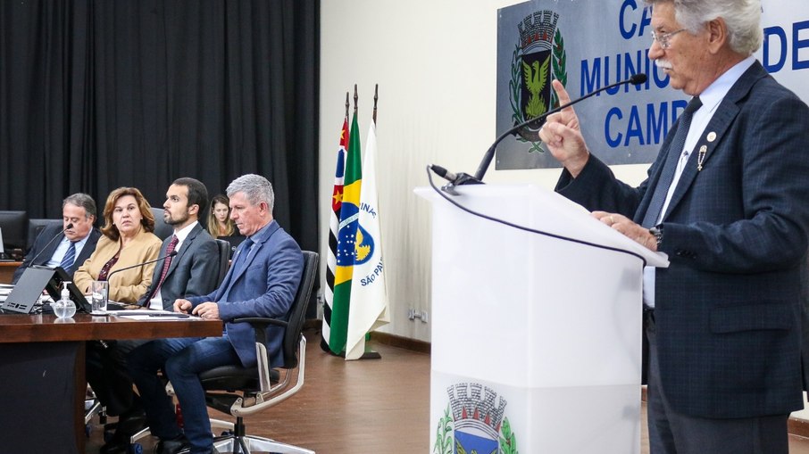 Zé Carlos anunciou afastamento do cargo de presidente da Câmara Municipal