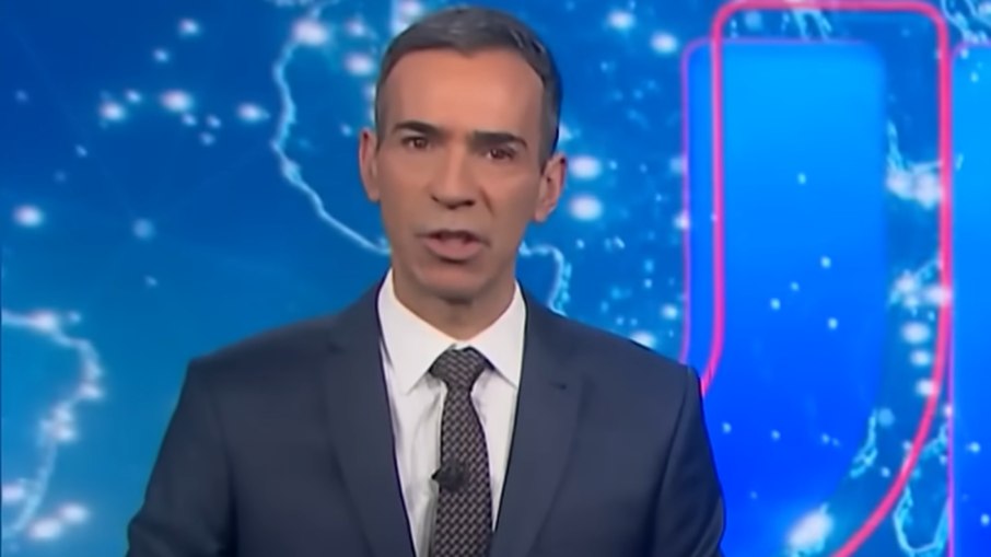 César Tralli na bancada do JN César Tralli na bancada do JN