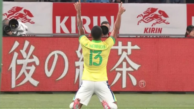 Veloz e forte: quem é o lateral do Vasco que marcou pela Seleção