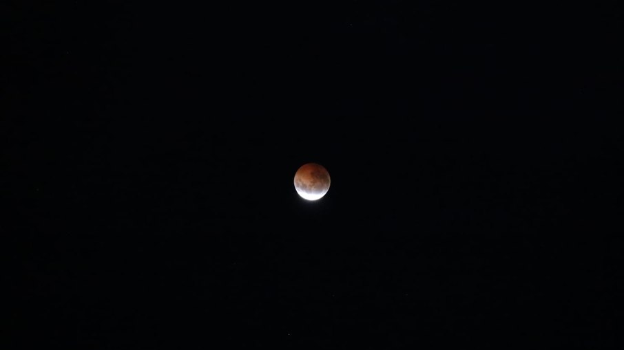 Lua durante eclipse lunar Lua durante eclipse lunar