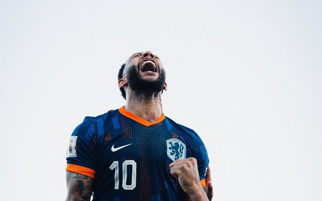 Recorde: Depay comemora o seu 51º gol pela Holanda Recorde: Depay comemora o seu 51º gol pela Holanda