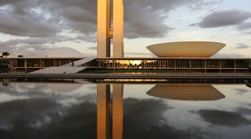 Especialista explica o que o aumento do IOF muda no dia a dia dos brasileiros; entenda