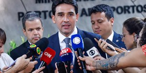 Silvio Costa Filho deixará ministério para disputar Senado
