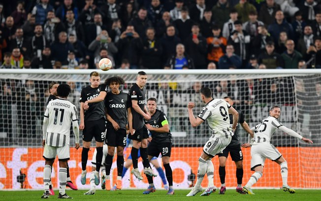 Juventus larga na frente nas oitavas da Liga Europa