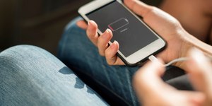 O que mais consome bateria no celular e como evitar?