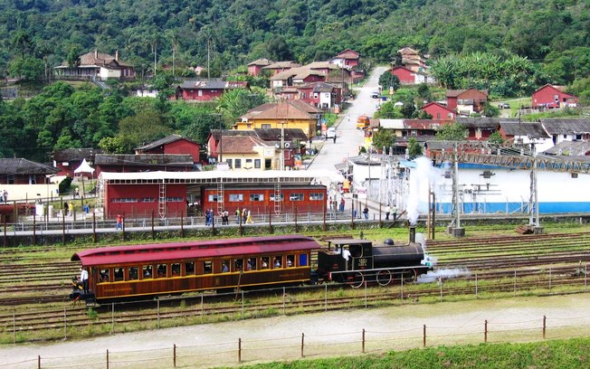 São Paulo: trem para Paranapiacaba com almoço e guia de turismo