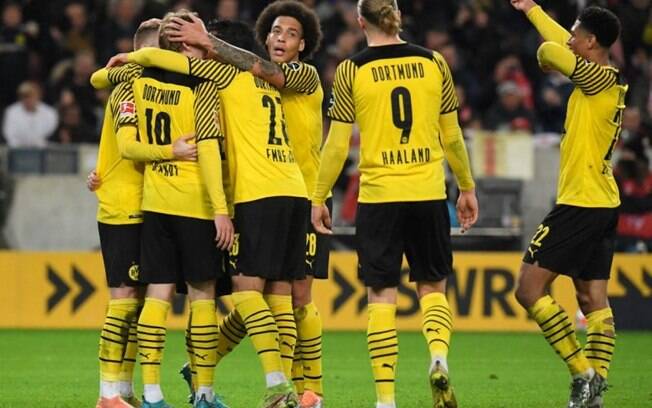 Borussia Dortmund bate Stuttgart fora de casa pela Bundesliga