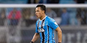 Vídeo: Marlon do Grêmio sofre lesão gravíssima contra o Vitória