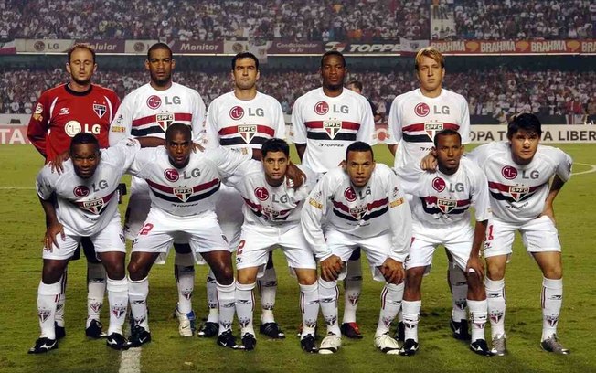 São Paulo caiu na semifinal em 2004, mas foi campeão no ano seguinte