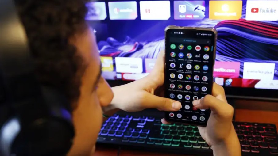 Especialistas recomendam smartphones próprios só a partir dos 12 anos Especialistas recomendam smartphones próprios só a partir dos 12 anos