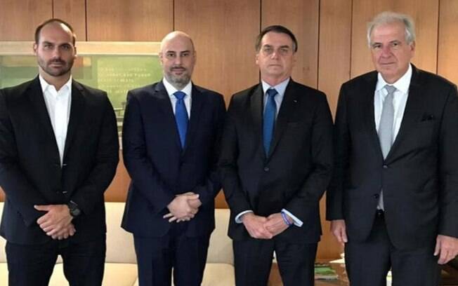 Jair Bolsonaro recebeu Rubens Menin e Douglas Tavolaro, fundadores da CNN Brasil, no Palácio do Planalto
