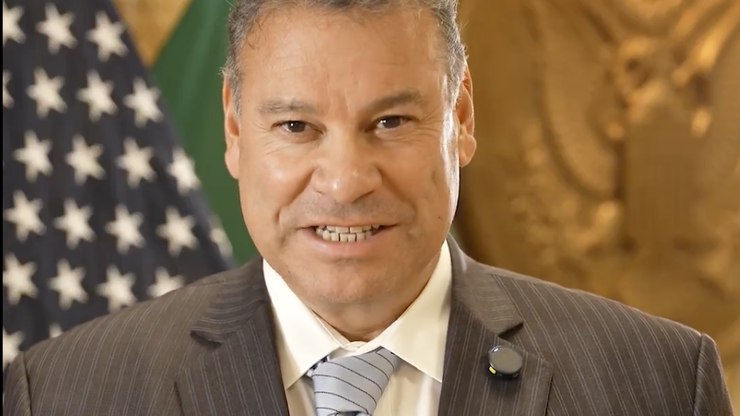 Trump volta a ameaçar Moraes e o STF