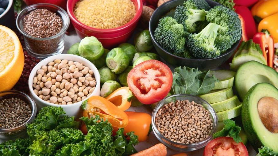 Alimentação saudável: 4 mitos comuns desvendados pela nutri