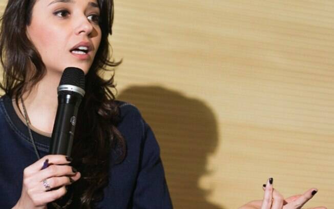 Comunicadora mineira segue tendência e apresenta suas palestras on-line
