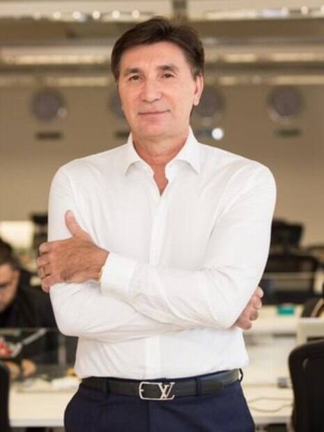 Fundador e Presidente do Conselho de Administração do Grupo Ser Educacional e Presidente do Instituto Êxito de Empreendedorismo
