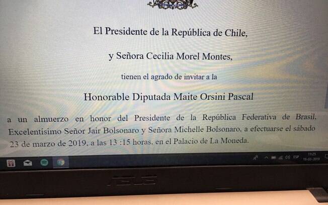 Deputada do partido de oposição se indigna com recomendação do governo chileno para que mulheres usem 'vestido curto'