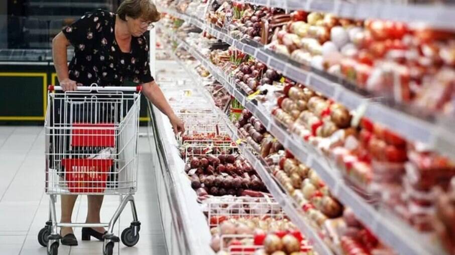 Supermercados russos já limitam venda de alimentos
