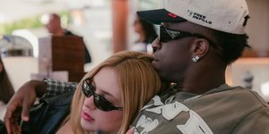 Vini Jr. recebe comentários racistas após foto com Virgínia