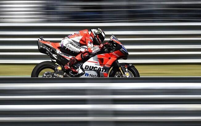 O piloto da MotoGP Jorge Lorenzo%2C que corre pela Ducati%2C sofreu um grave acidente