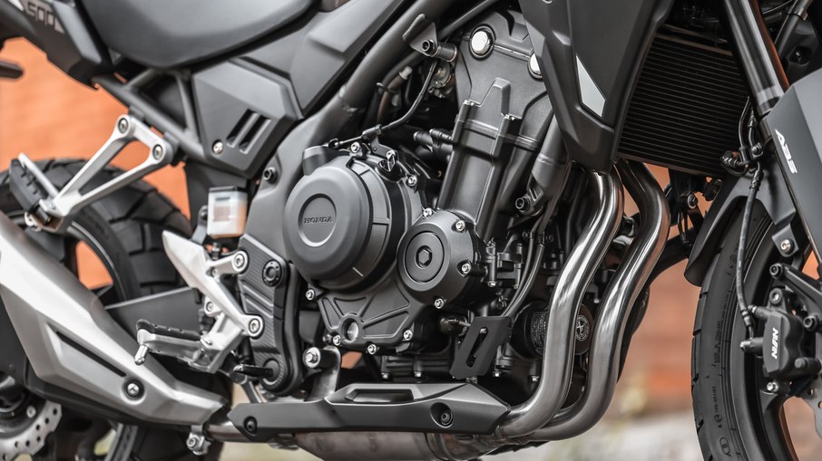 Honda NX500 2027 usa motor bicilíndrico de 49,6 cv e câmbio de seis marchas com embreagem assistida Honda NX500 2027 usa motor bicilíndrico de 49,6 cv e câmbio de seis marchas com embreagem assistida