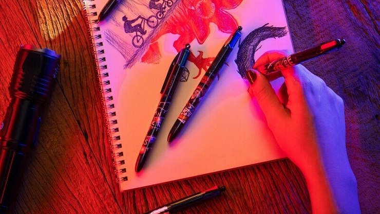BIC lança linha da caneta 4 Cores da série Stranger Things