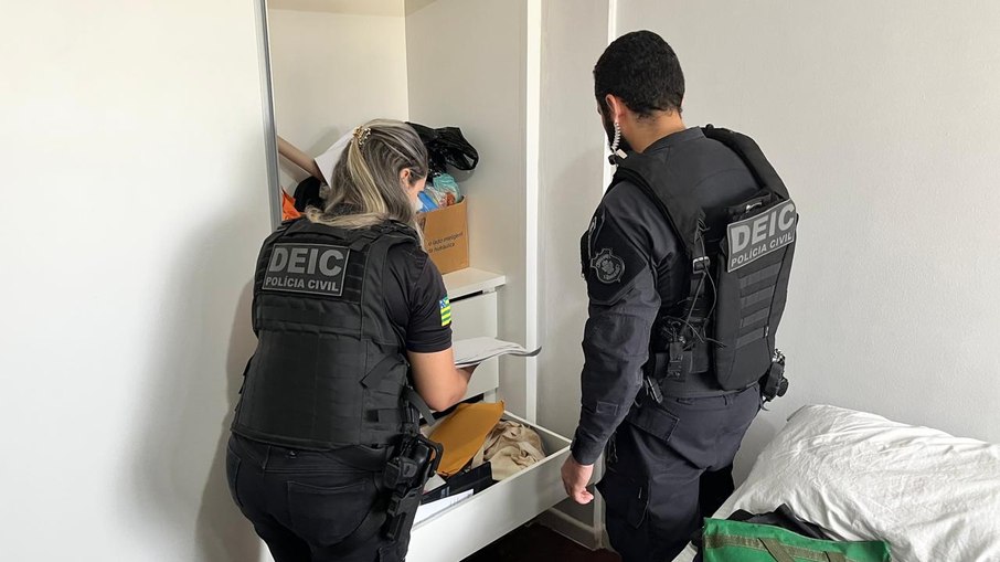 Polícia cumpre mandados em endereços de investigados