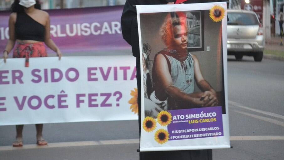 Manifestação em homenagem a morte de Luís Carlos Sousa de Almeida foi organizado em Porto Franco, Maranhão