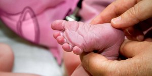 Teste do pezinho para 60 doenças é feito pela 1ª vez no Brasil