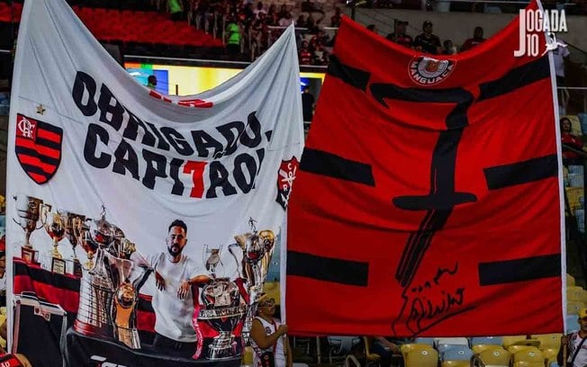 Torcida do Flamengo presta homenagem a Everton Ribeiro