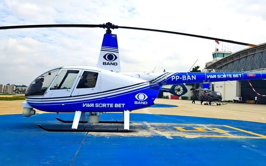 Helicóptero da Band faz pouso de emergência em São Paulo