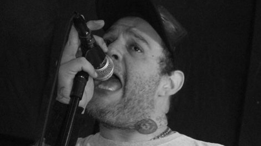 Reges Bolo, vocalista da banda O Surto, morreu aos 52 anos