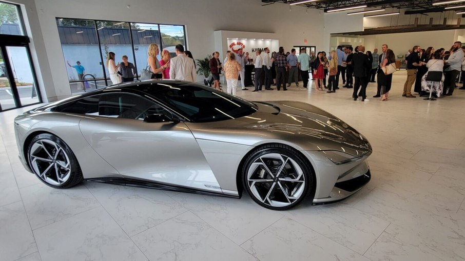 Revendedora de carros de luxo nos EUA é alvo de investigação policial por fraude superior a R$ 16 milhões Revendedora de carros de luxo nos EUA é alvo de investigação policial por fraude superior a R$ 16 milhões